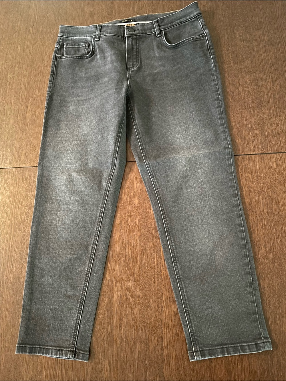 Massimo Dutti’s Straight Jeans in Faded Black